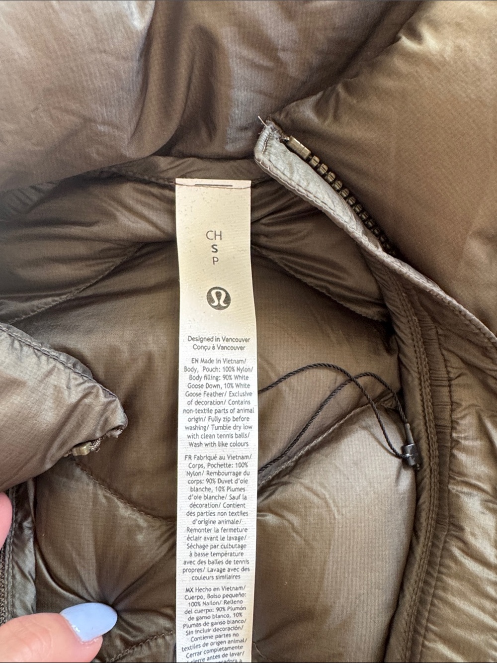 lululemon athletica Olive Featherweight 900-Down-Fill Quilted Puffer Jacket - Picture 2 of 3